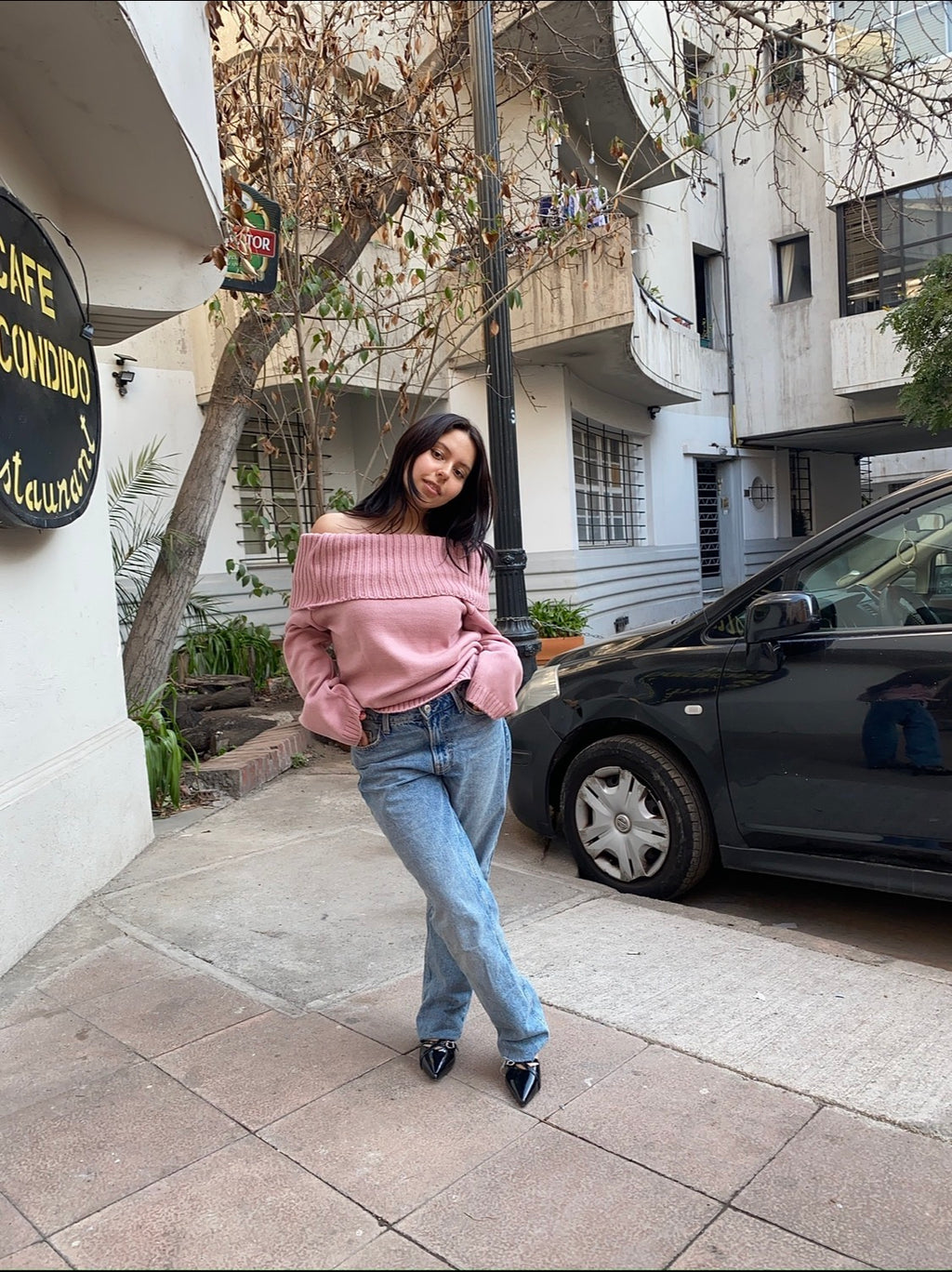 Sweater off shoulder