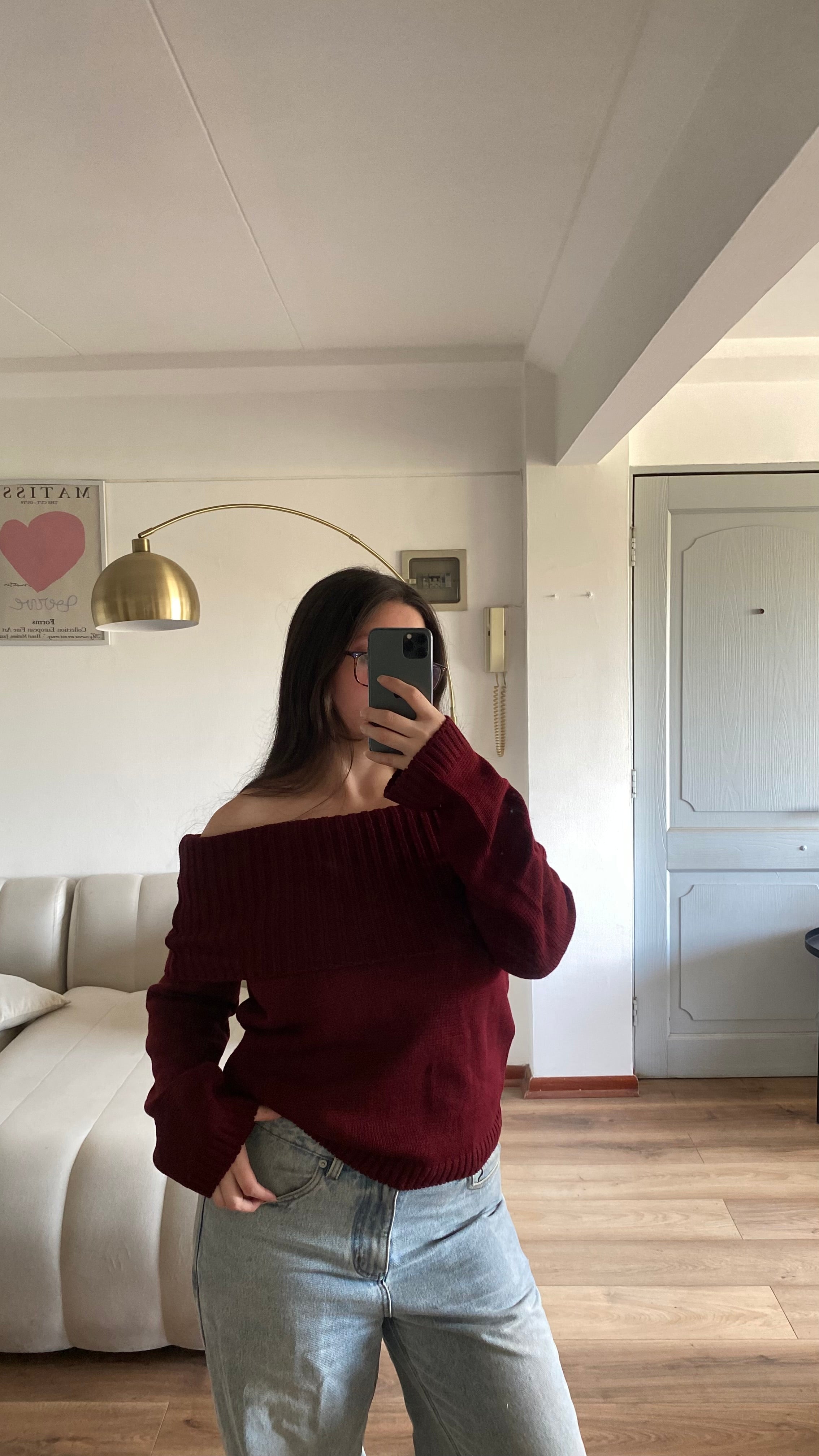 Sweater off shoulder
