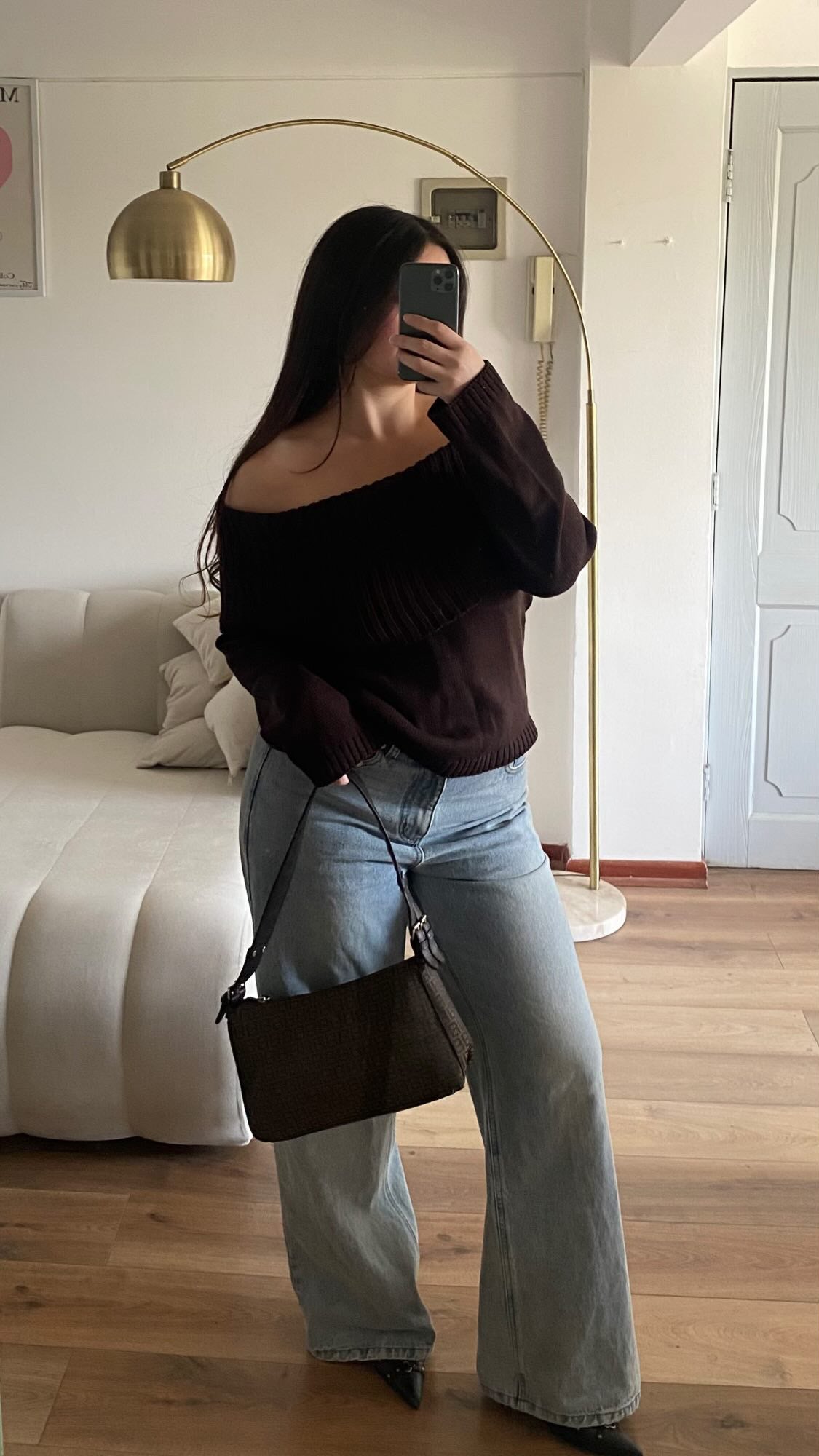 Sweater off shoulder